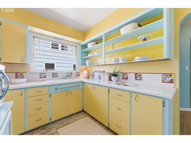 4038 Ne 38TH Ave, Portland, OR 97212