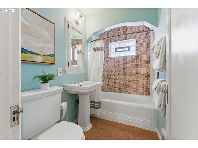 4038 Ne 38TH Ave, Portland, OR 97212