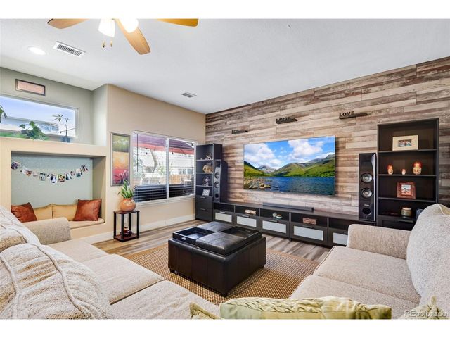 19573 E 40th Dr, Denver, CO 80249