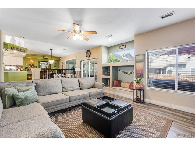 19573 E 40th Dr, Denver, CO 80249