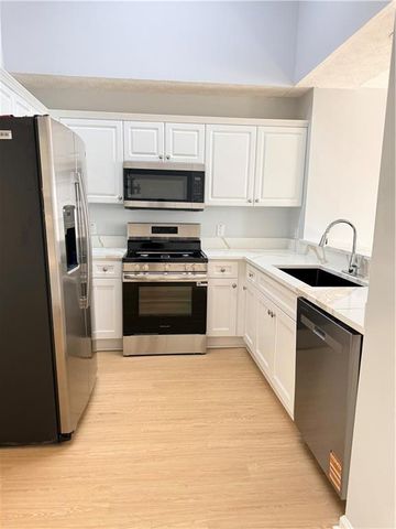 218 Nicki Court, Hampton, GA 30228