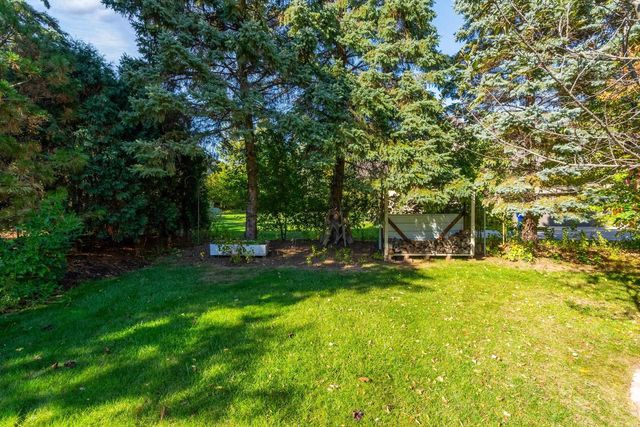 13 OLDE PALTZER LANE, Appleton, WI 54913