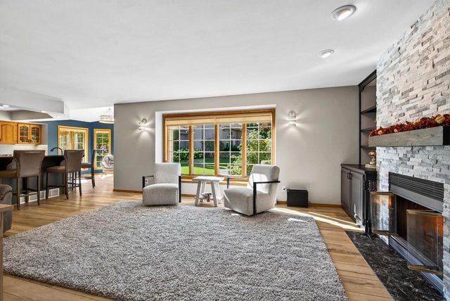 13 OLDE PALTZER LANE, Appleton, WI 54913