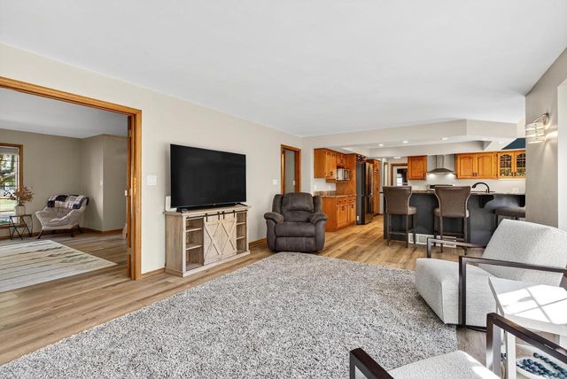 13 OLDE PALTZER LANE, Appleton, WI 54913