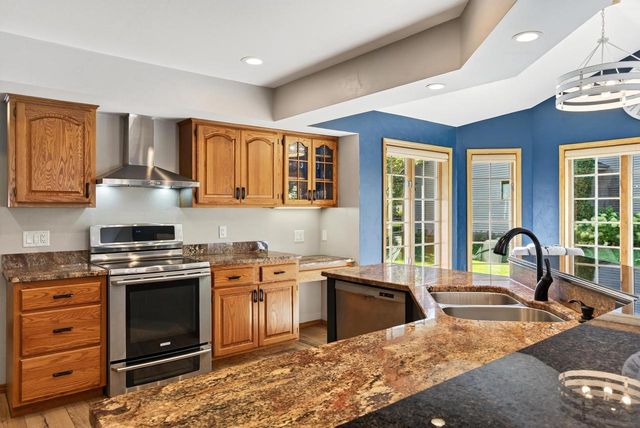 13 OLDE PALTZER LANE, Appleton, WI 54913