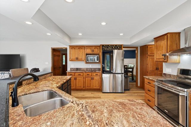 13 OLDE PALTZER LANE, Appleton, WI 54913