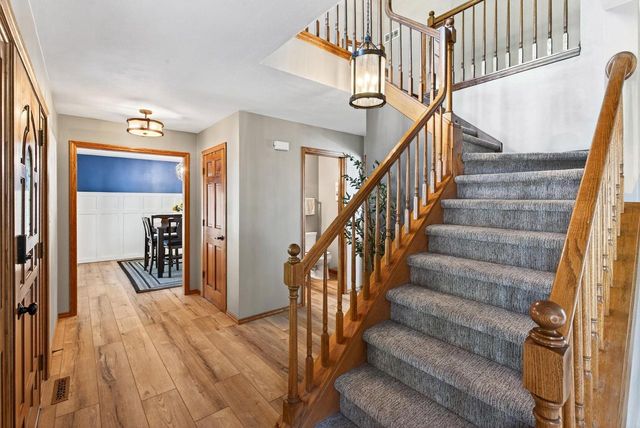 13 OLDE PALTZER LANE, Appleton, WI 54913