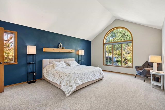 13 OLDE PALTZER LANE, Appleton, WI 54913