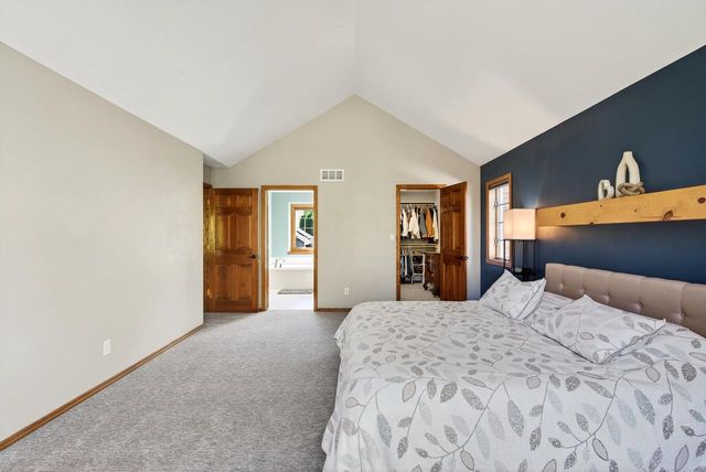 13 OLDE PALTZER LANE, Appleton, WI 54913