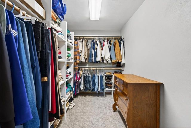 13 OLDE PALTZER LANE, Appleton, WI 54913