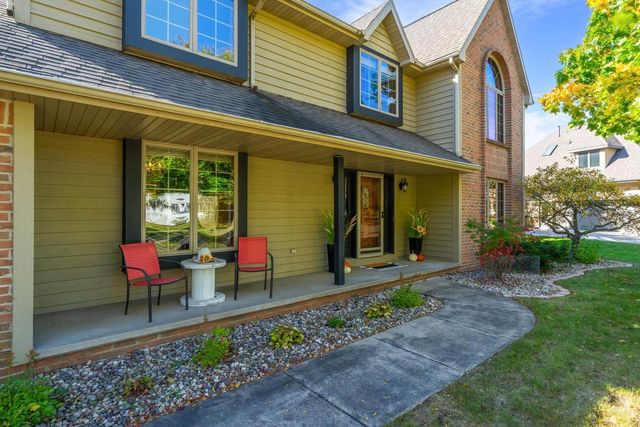 13 OLDE PALTZER LANE, Appleton, WI 54913