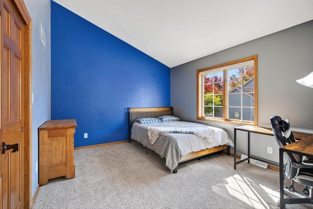 13 OLDE PALTZER LANE, Appleton, WI 54913