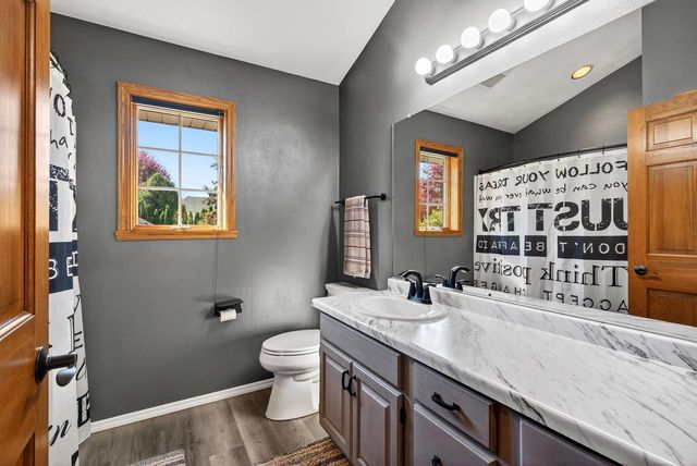 13 OLDE PALTZER LANE, Appleton, WI 54913