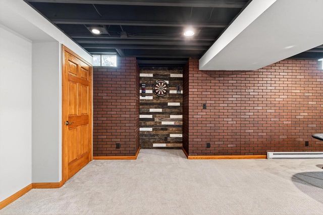 13 OLDE PALTZER LANE, Appleton, WI 54913