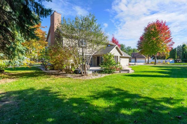 13 OLDE PALTZER LANE, Appleton, WI 54913