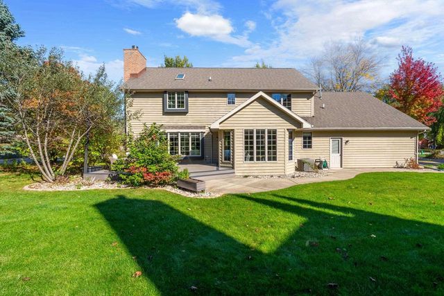 13 OLDE PALTZER LANE, Appleton, WI 54913