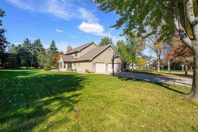 13 OLDE PALTZER LANE, Appleton, WI 54913