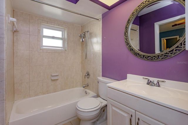 8437 ALVERON AVENUE, Orlando, FL 32817