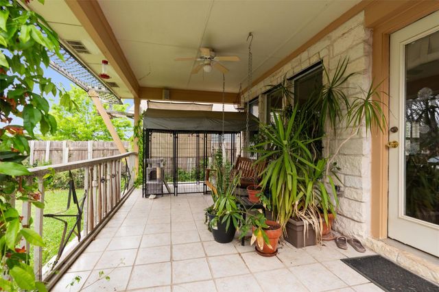 3848 Willie Mays LN, Round Rock, TX 78665