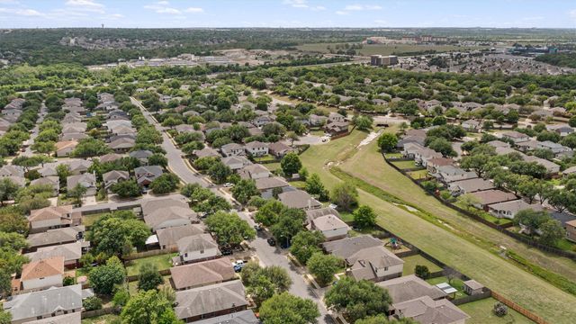 3848 Willie Mays LN, Round Rock, TX 78665