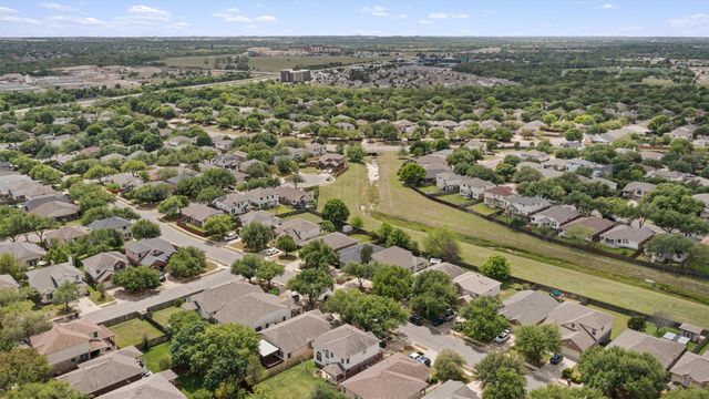 3848 Willie Mays LN, Round Rock, TX 78665