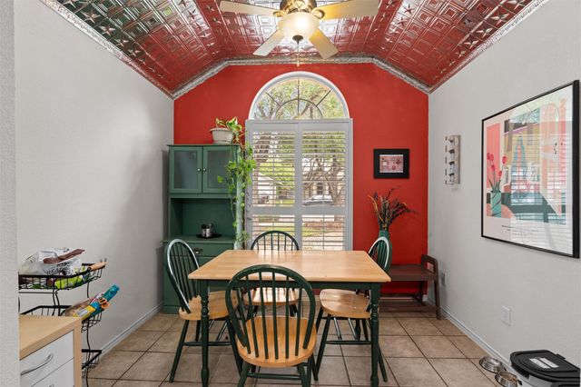 3848 Willie Mays LN, Round Rock, TX 78665