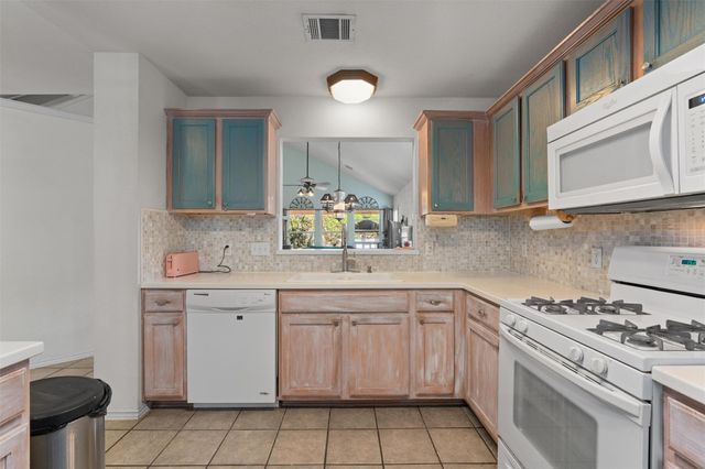 3848 Willie Mays LN, Round Rock, TX 78665