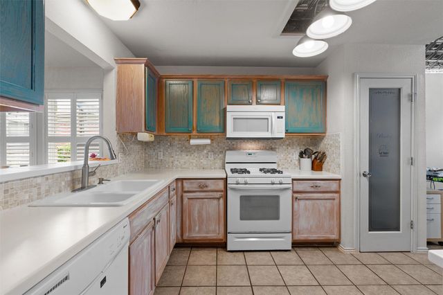 3848 Willie Mays LN, Round Rock, TX 78665