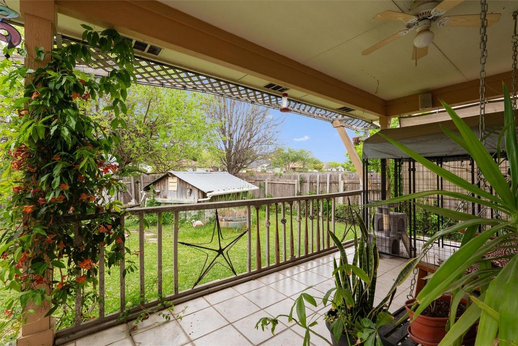 3848 Willie Mays LN, Round Rock, TX 78665