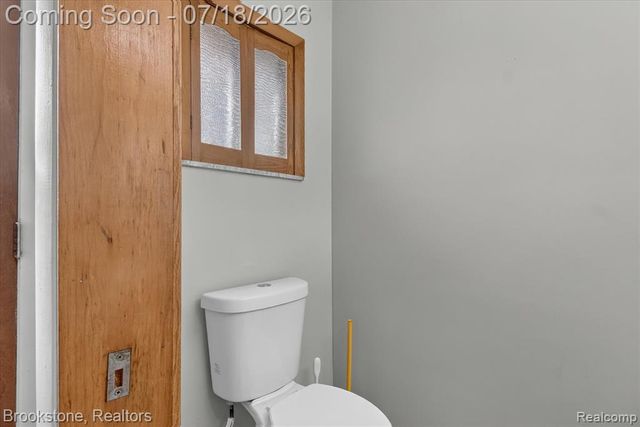 7176 Perry Lake Road, Clarkston, MI 48346