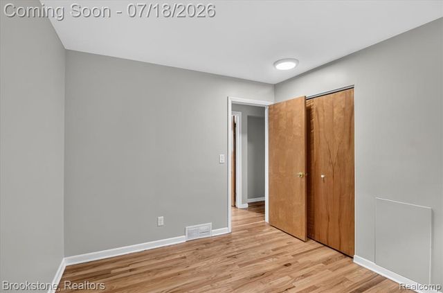 7176 Perry Lake Road, Clarkston, MI 48346