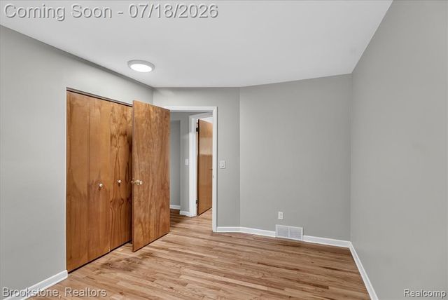 7176 Perry Lake Road, Clarkston, MI 48346