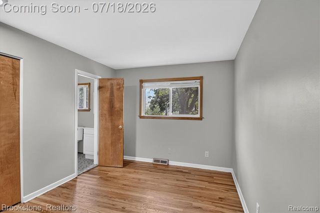 7176 Perry Lake Road, Clarkston, MI 48346