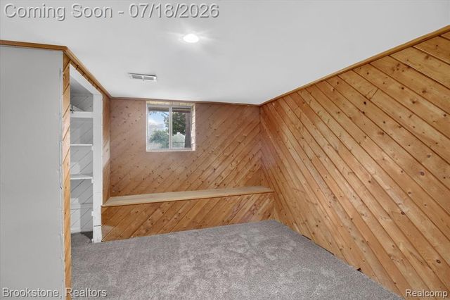 7176 Perry Lake Road, Clarkston, MI 48346