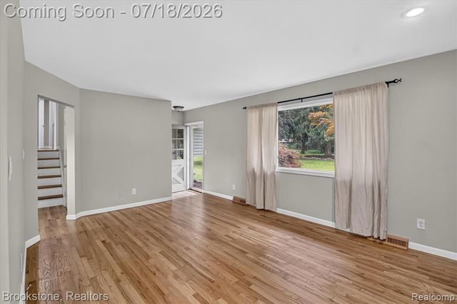 7176 Perry Lake Road, Clarkston, MI 48346