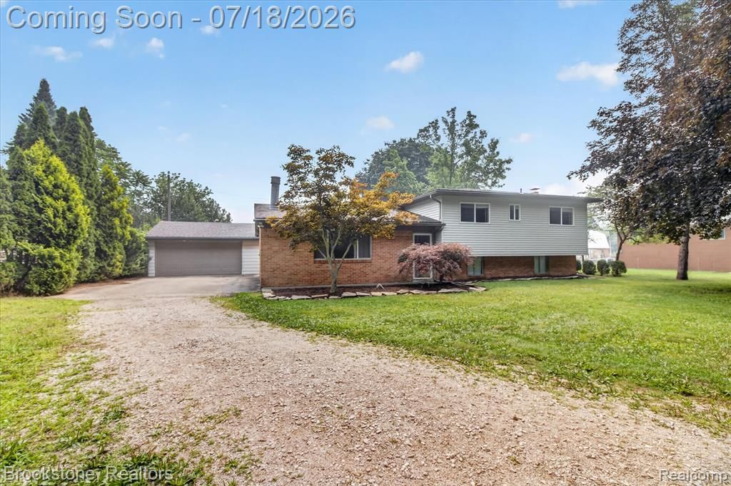 7176 Perry Lake Road, Clarkston, MI 48346