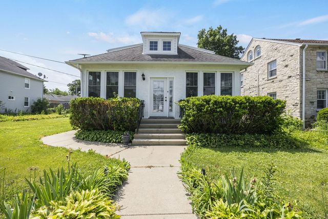 239 Burchell Avenue, Highwood, IL 60040
