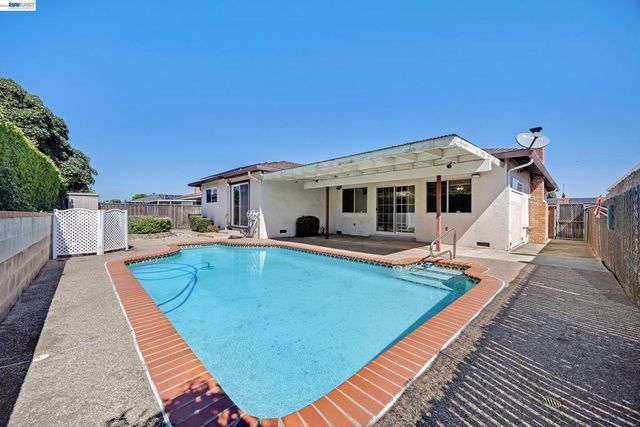 1504 Yosemite Dr, Antioch, CA 94509