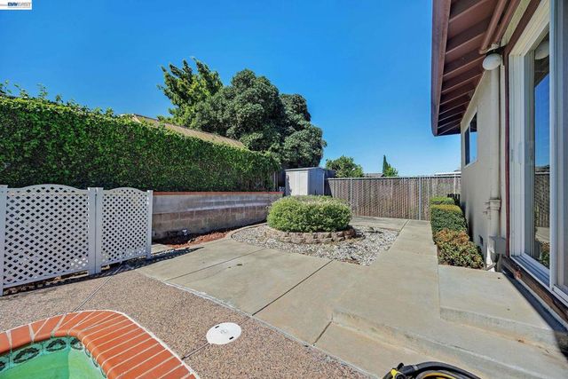 1504 Yosemite Dr, Antioch, CA 94509