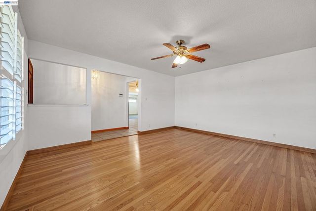 1504 Yosemite Dr, Antioch, CA 94509