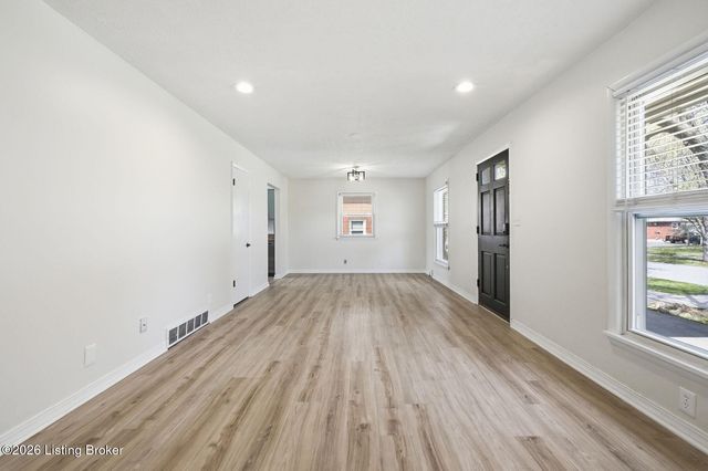 2608 Woodsdale Ave, Louisville, KY 40220