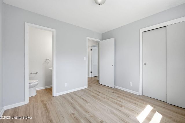 2608 Woodsdale Ave, Louisville, KY 40220