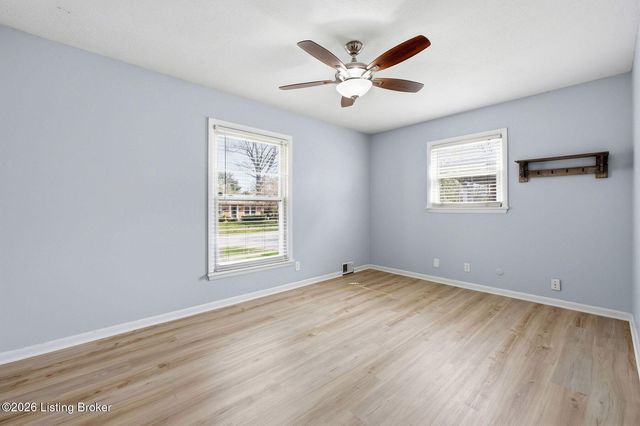 2608 Woodsdale Ave, Louisville, KY 40220