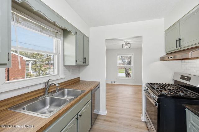 2608 Woodsdale Ave, Louisville, KY 40220