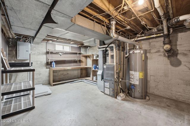 2608 Woodsdale Ave, Louisville, KY 40220