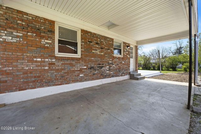 2608 Woodsdale Ave, Louisville, KY 40220