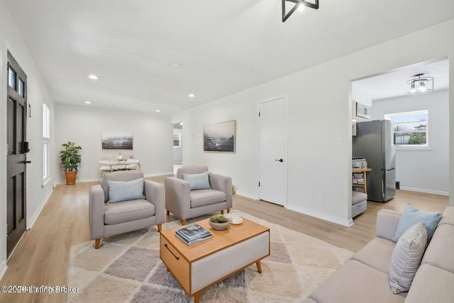 2608 Woodsdale Ave, Louisville, KY 40220