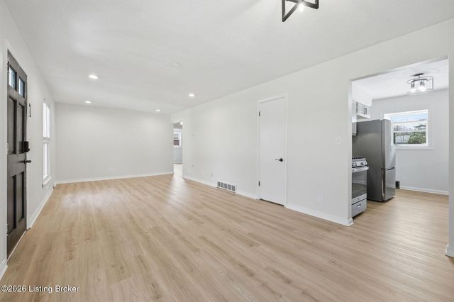 2608 Woodsdale Ave, Louisville, KY 40220