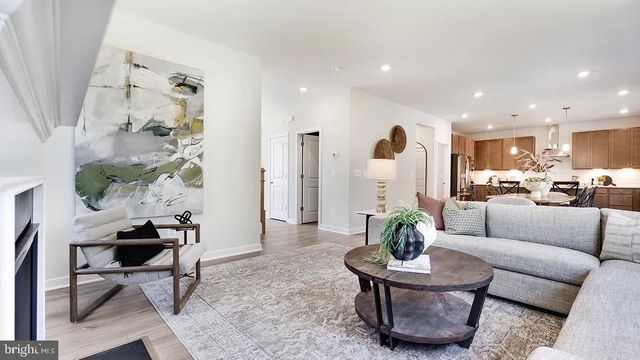 0003 WINTER WREN LN, Jeffersonton, VA 22724