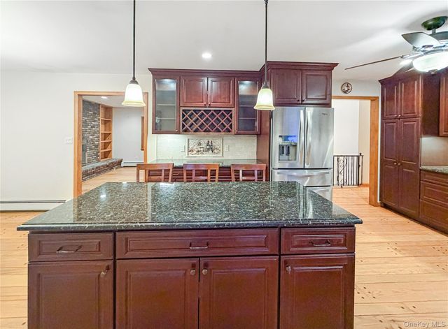 25 E Mountain Road S, Cold Spring, NY 10516